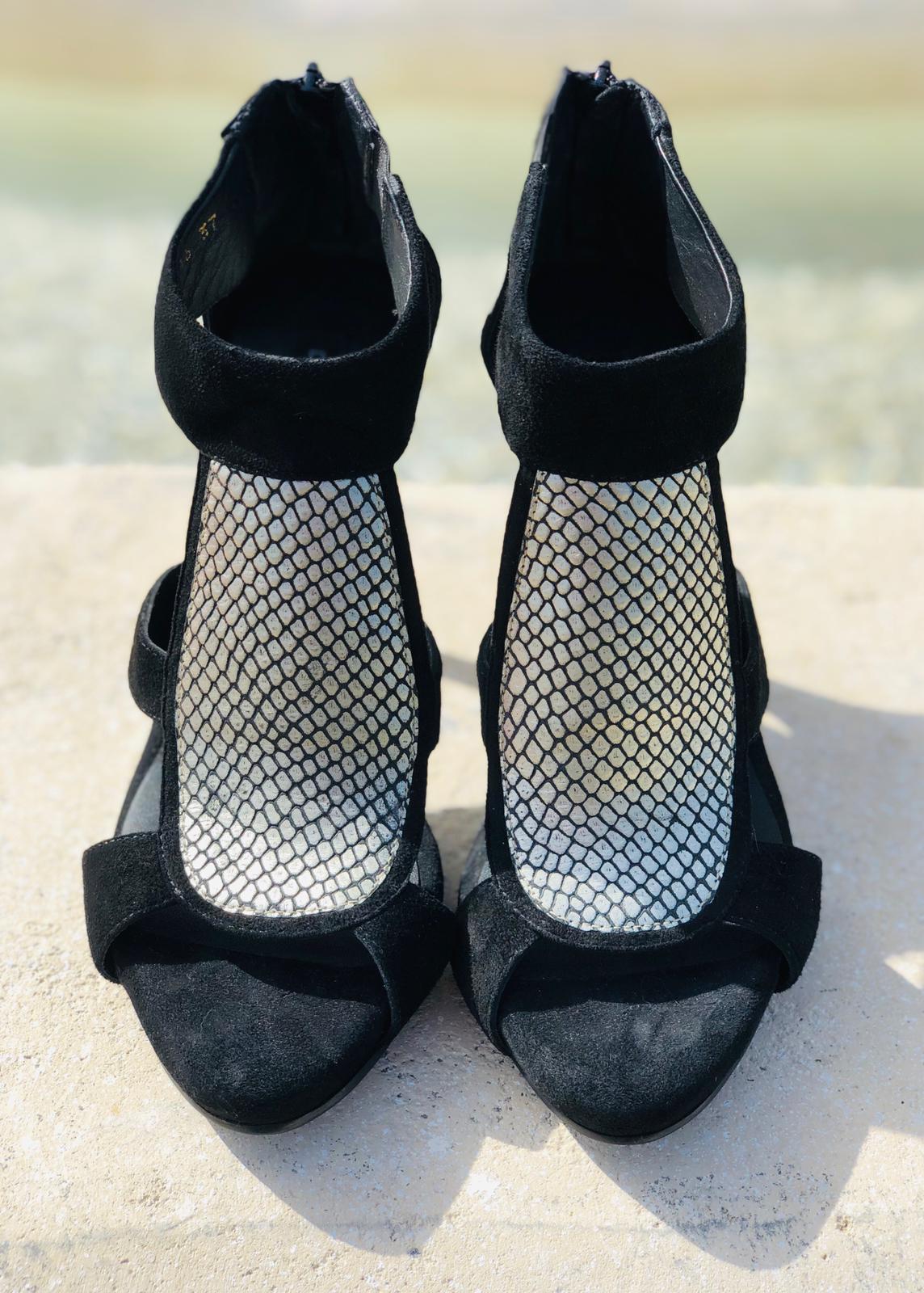 Sabi Shoes in Black with Silver leather detail