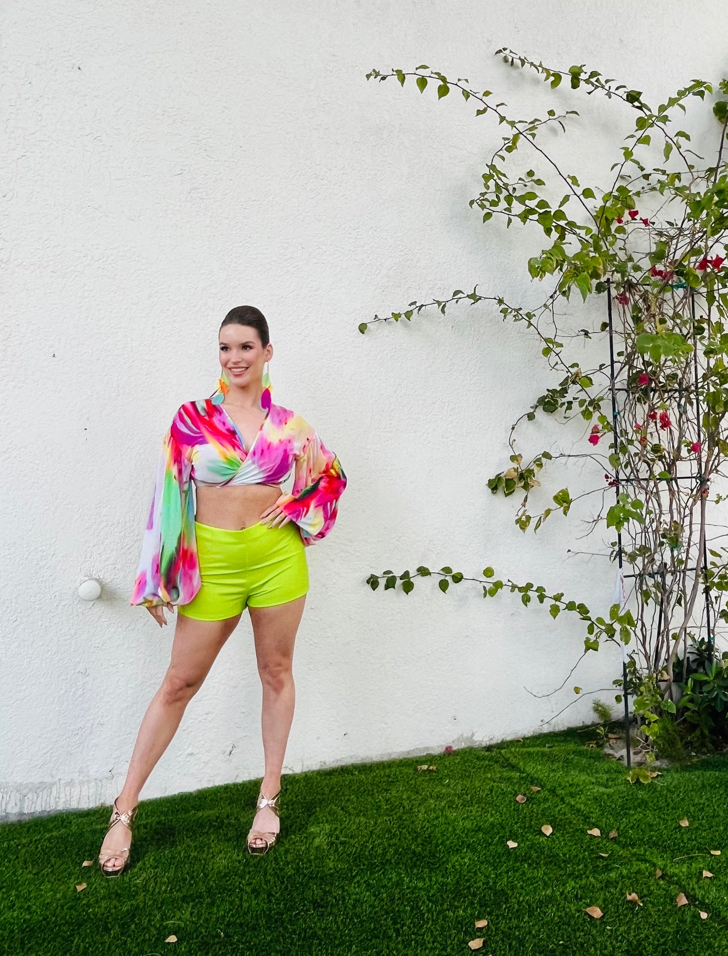 Corina short lime short