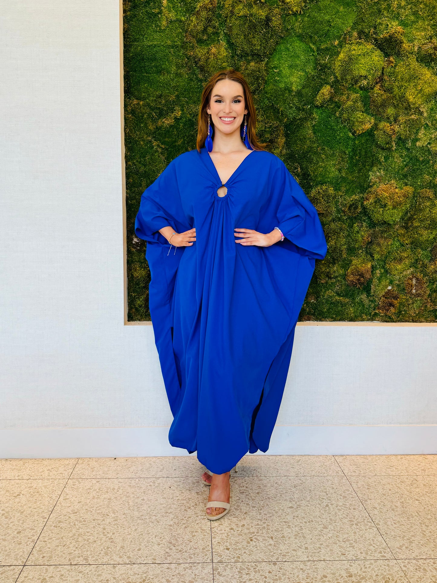 Marley kaftan in  blue with a hoop detail in the center