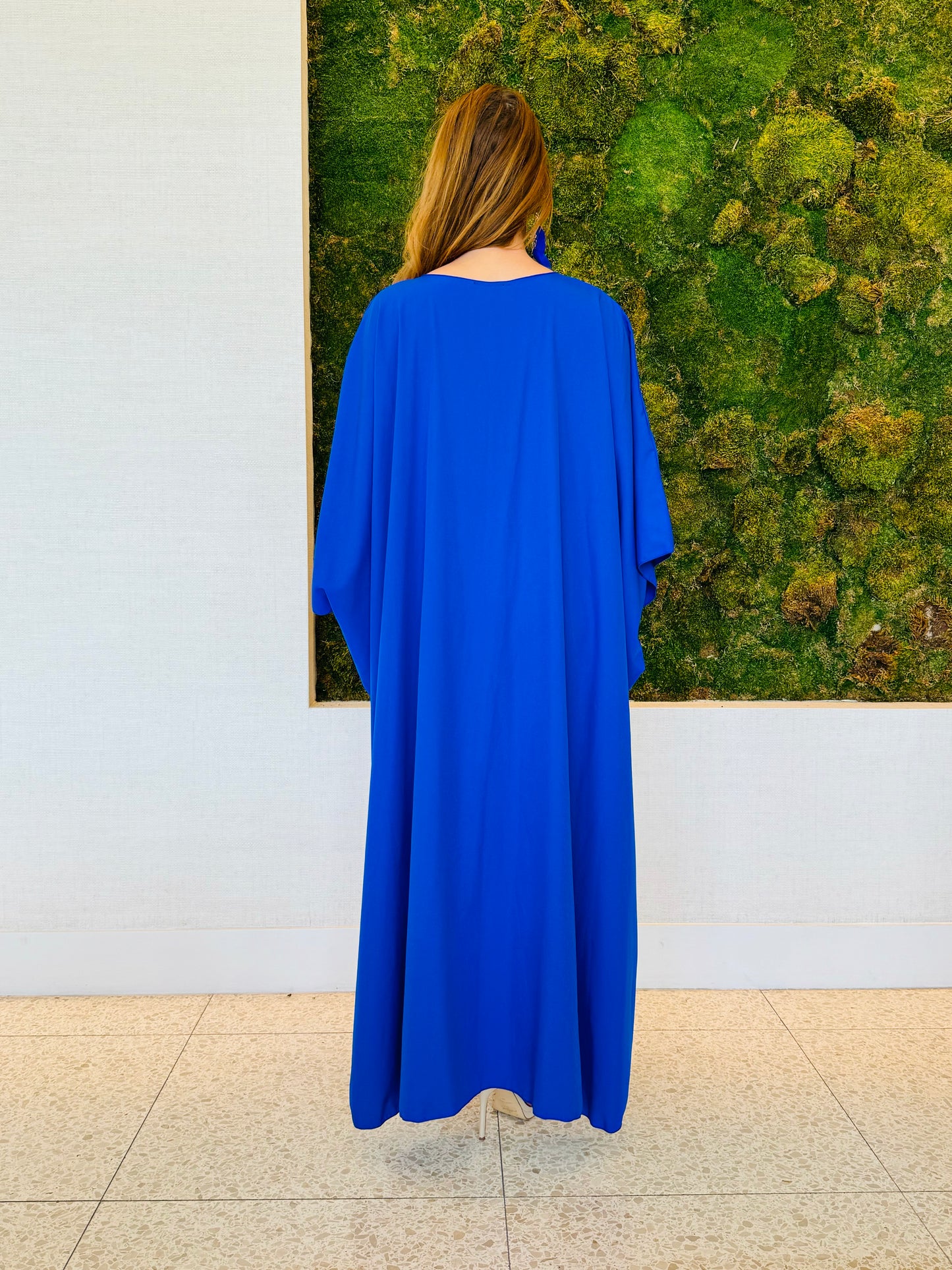 Marley kaftan in  blue with a hoop detail in the center