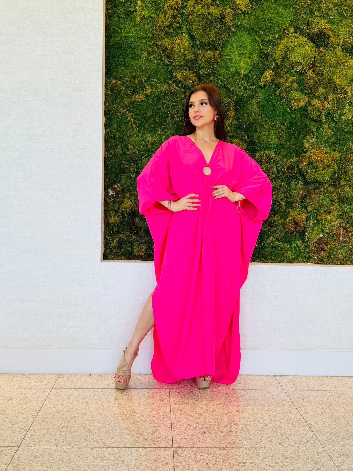 Marley pink kaftan in cotton with a hoop detail in the center