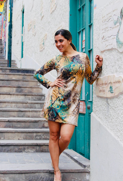 Lucia green mini dress with long sleeves in stretch