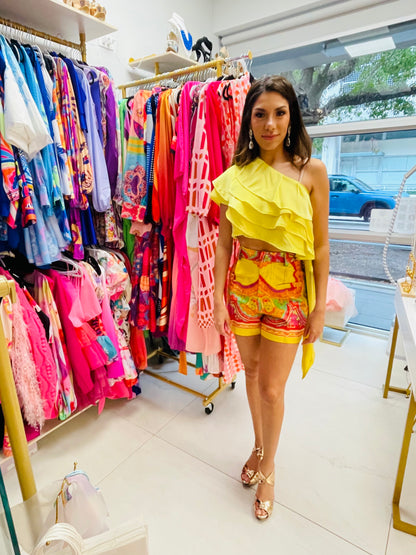 Penelope short in yellow paisley print